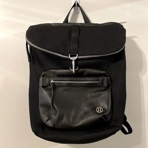 Lululemon Kickin’ It Backpack - Black *mesh